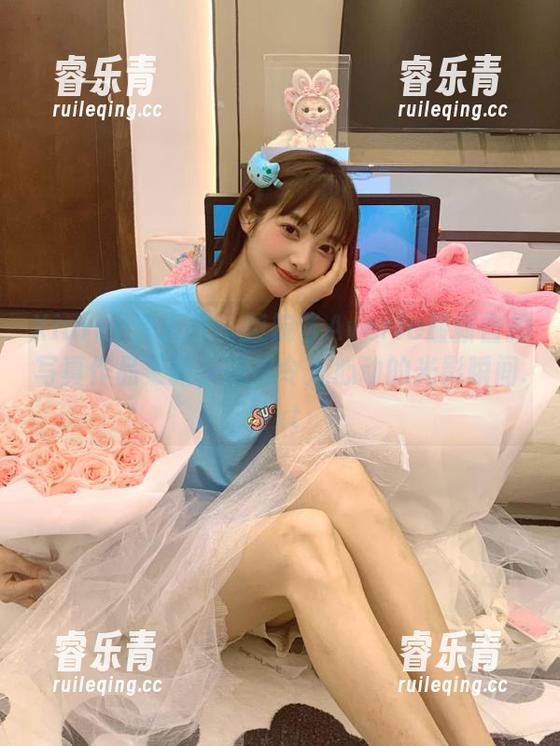 Xiuren秀人网 - 柴婉艺Averie最新自拍写真作品更新，捕捉令人心动的光影瞬间.txt