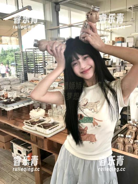 Xiuren秀人网 - 潘娇娇女孩写真最新作品集：感受青春与梦想的真实碰撞.txt