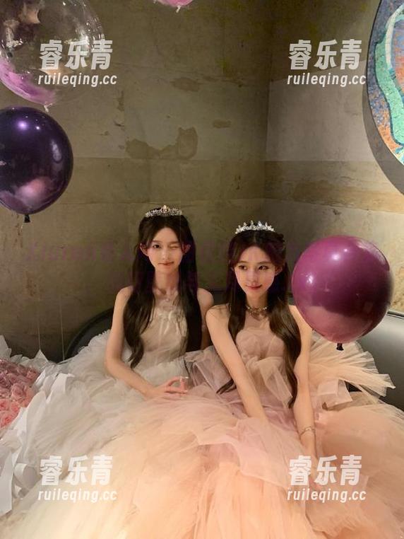 Xiuren秀人网 - 甜佳佳JK魅力写真合集：流行壁纸与无尽灵感.txt
