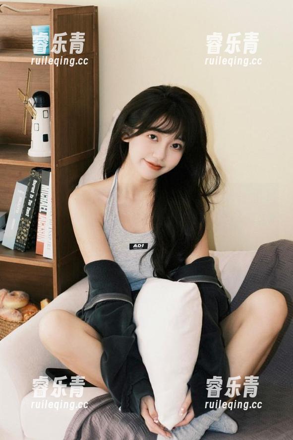 Xiuren秀人网 - 观看白洁Bessie裸足写真合集，触碰她柔美与力量并存的灵魂.txt