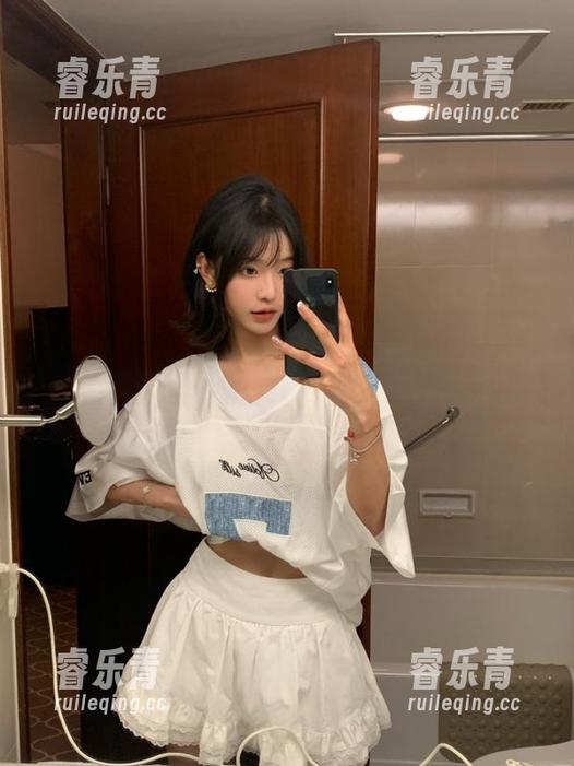 Xiuren秀人网 - 精选写真集：绮里嘉Ula双马尾系列，绽放青春活力的无穷魅力.txt