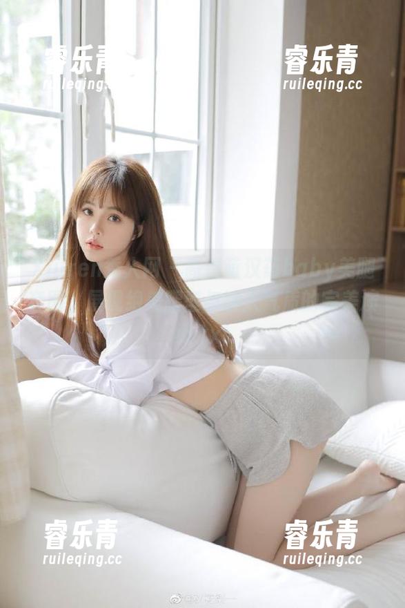 Xiuren秀人网 - 高清萌汉药baby美腿套图，展现绝美腿型与迷人气质的完美演绎.txt