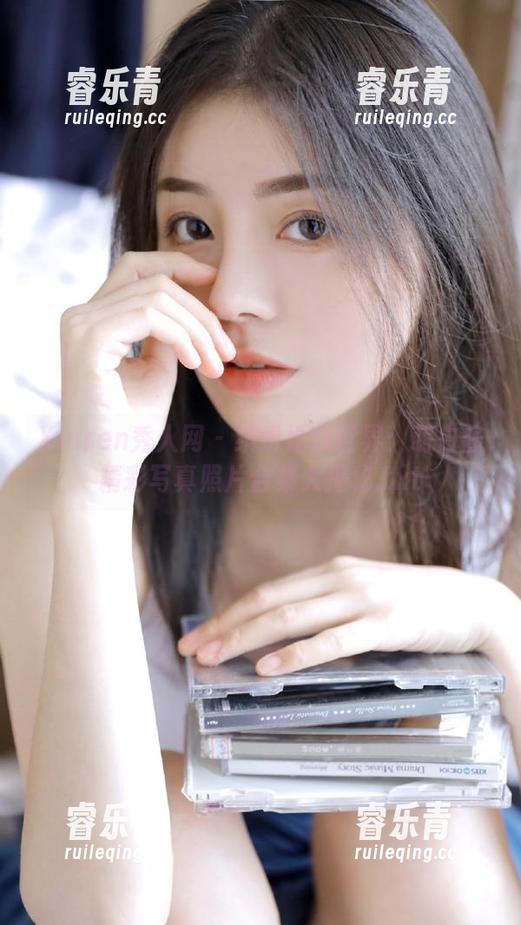 Xiuren秀人网 - 缤纷婚纱世界：萌白酱精彩写真照片合集大揭秘.txt