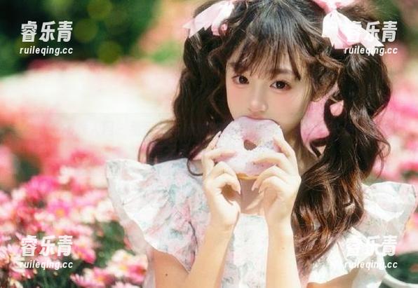Xiuren秀人网 - 蛋蛋宝与妹妹的创意碰撞：为你带来美图壁纸，唤醒无尽灵感和想象！.txt