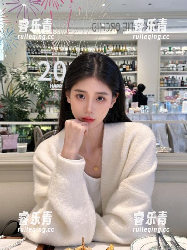 Xiuren秀人网 - 私拍女仆套图，蛋蛋宝用心呈现不一样的萌态尽显！.txt