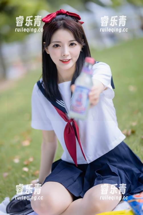 Xiuren秀人网 - 蛋蛋宝日常写真集锦：在柔和光影下的图片展现心灵的真实.txt