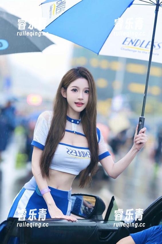 Xiuren秀人网 - 重磅推出软软roro比基尼全系列：视觉盛宴写真合集资源等你探索.txt