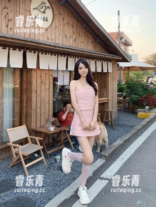Xiuren秀人网 - 探索软软子户外的无限魅力，精选四大写真套图大放送！.txt