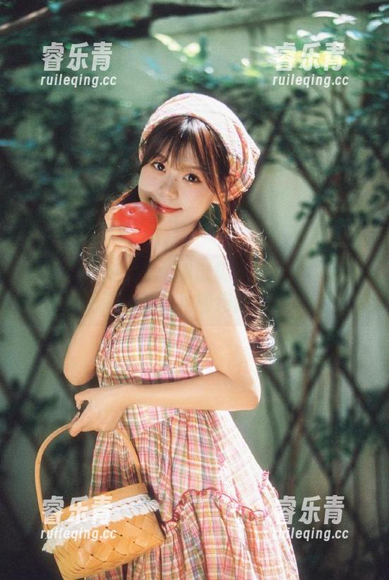 Xiuren秀人网 - 邱淑贝女友写真蟊美图图包带你走进她的绚丽世界.txt