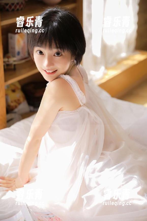 YouMi尤蜜荟 - 错过尤妮丝黑丝熟女写真就太可惜，免费美图等你来领！.txt