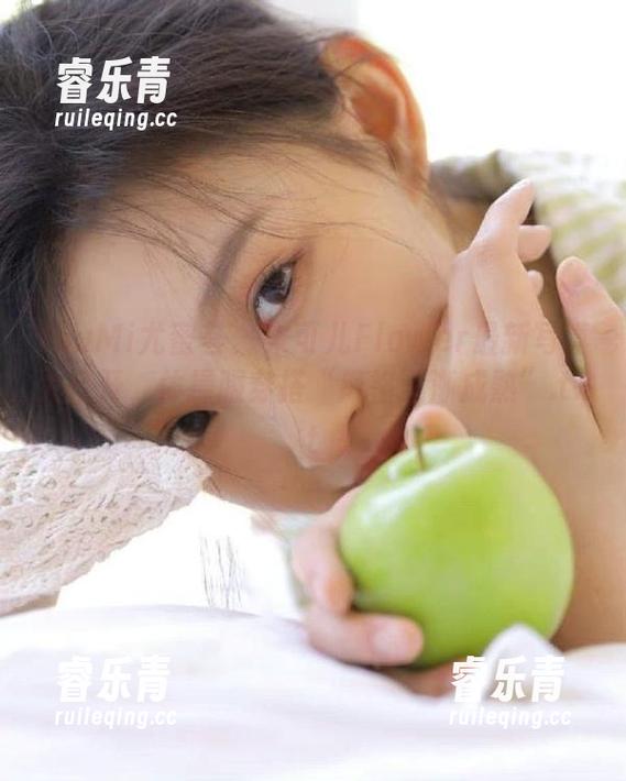 YouMi尤蜜荟 - 朱可儿Flower最新写真大公开，体操服穿搭“风格逐渐成熟”.txt