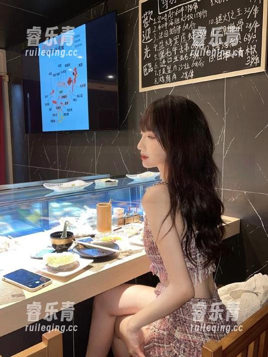 YouMi尤蜜荟 - 纯真的瞬间：黄乐然少女写真合集成就少女时代的完美回忆.txt