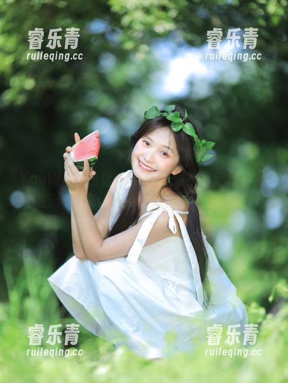 YouWu尤物馆 - 俞夕梦的教室定制作品：在光影中体味岁月的静谧与温暖.txt