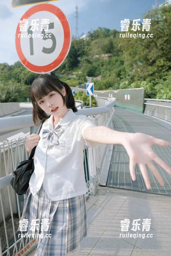 感受Yuka(유카)的风格：精选写真与棉袜的绝妙搭配.txt