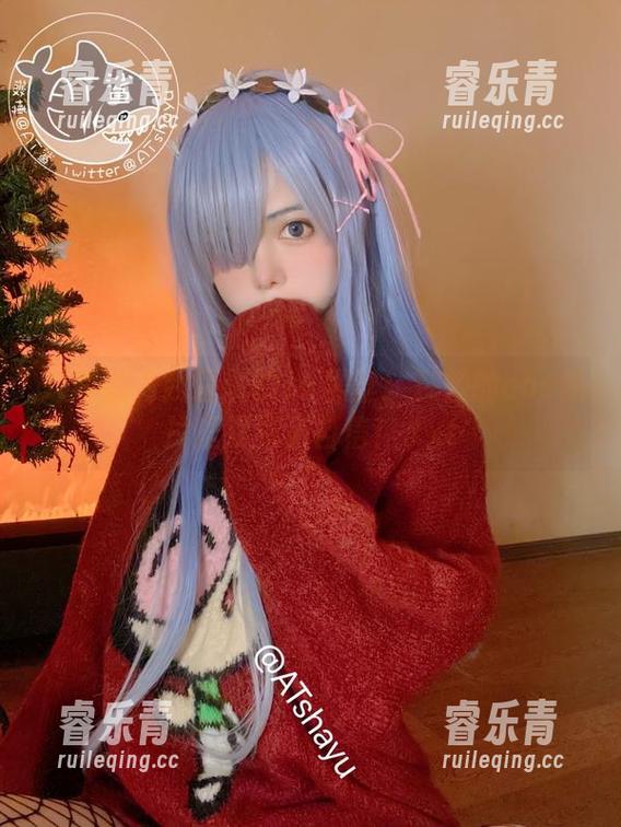 at鲨鱼为我呈现的JK黑丝：在她的cos照片里找到了自信！.txt