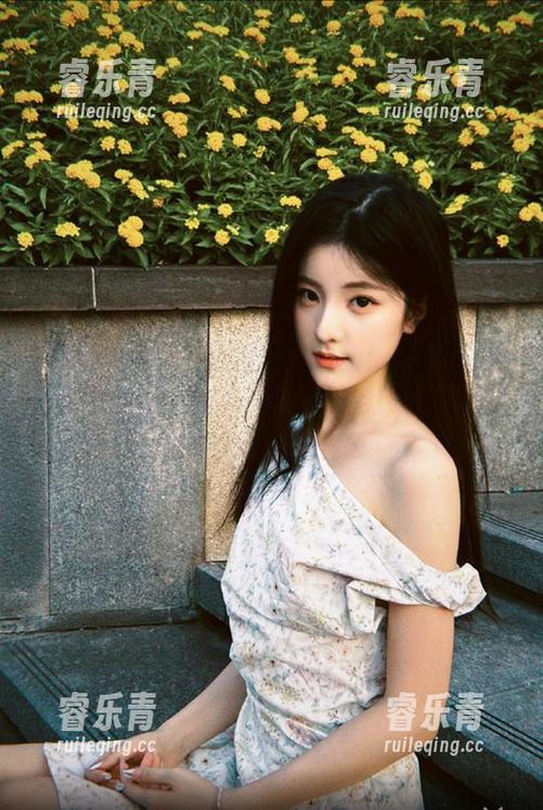 beautyleg - 最新写真更新！Brindy穿上红裙，真是为我们展示了“红”的不同层次！.txt