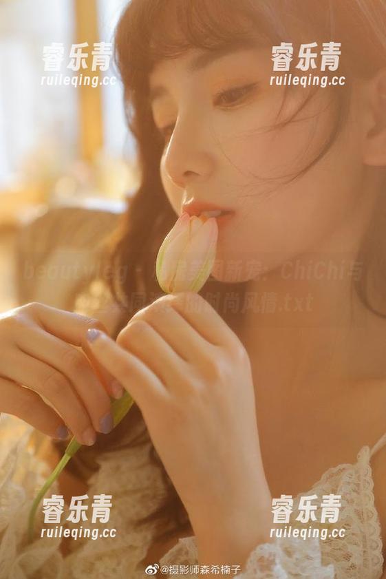 beautyleg - 私房美图新宠：ChiChi与肉丝共同演绎的时尚风情.txt