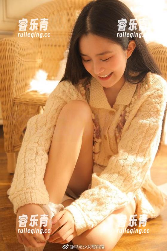 beautyleg - Lucy的白丝写真分享，探索每一帧至美时刻的真谛！.txt