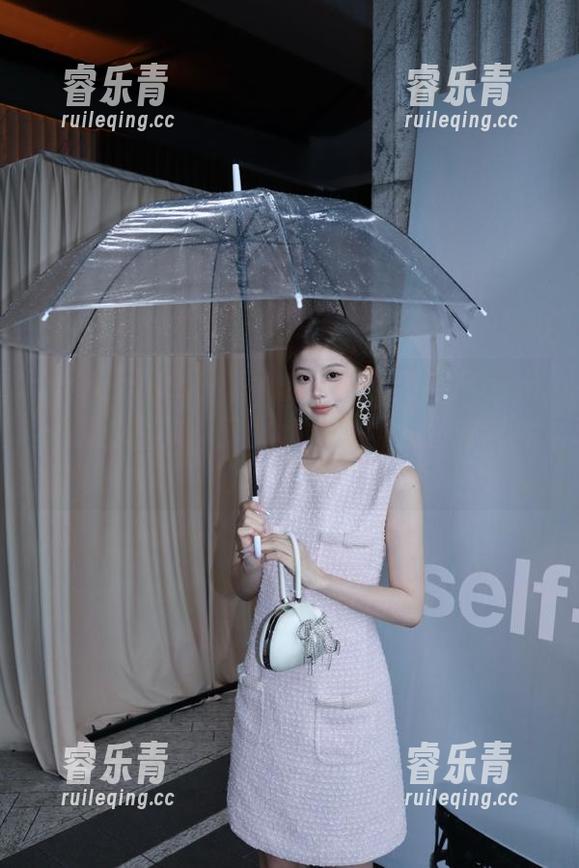 beautyleg - 早晨的优雅：下载Morning黑丝图集，尽享她的时尚写真作品！.txt