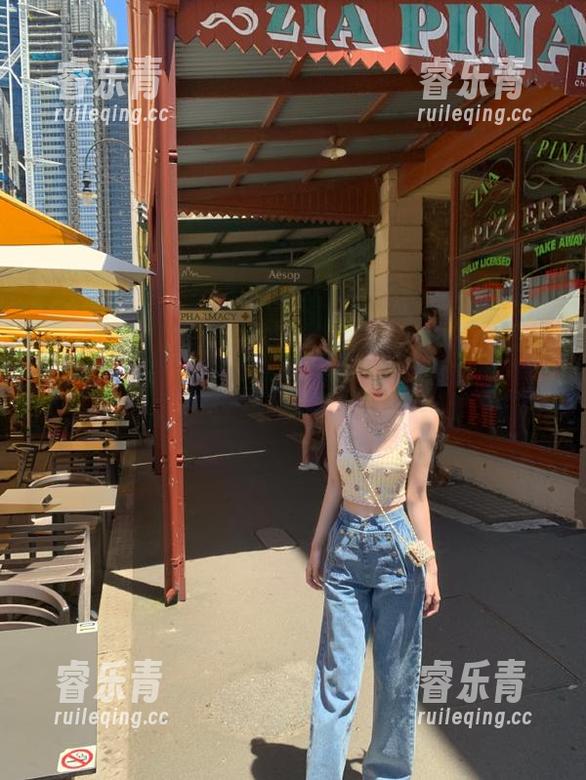 pans - 新鲜出炉！叮当眼镜写真合集更新，带你感受独特魅力.txt