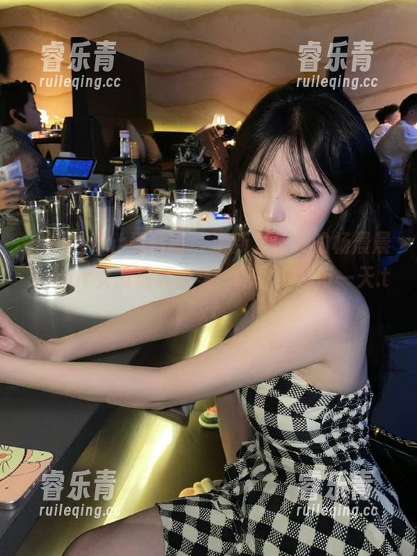 partycat轰趴猫 - 清新又俏皮的杨晨晨sugar女友写真合集，陪你迎接每一天.txt