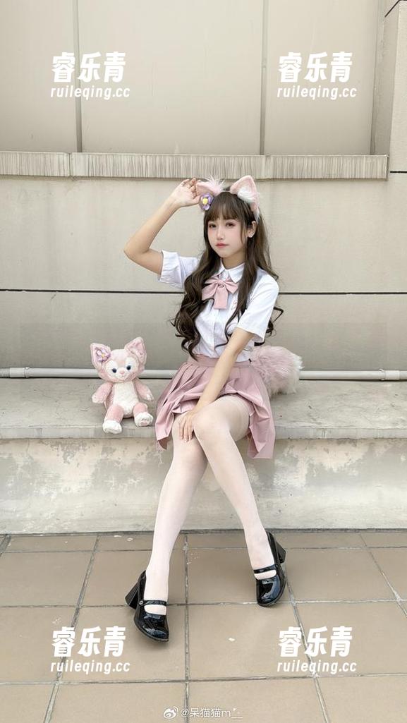 把不呆猫的连体衣cos作品一网打尽，高清写真下载轻松获取！.txt