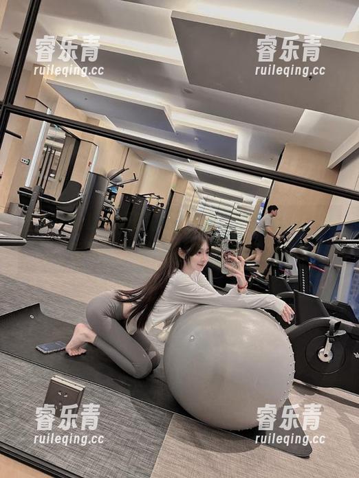 丝慕GIRL-文欣 丝慕GIRL - 领略文欣天台的美图在线,享受不一样的摄影艺术之旅.txt