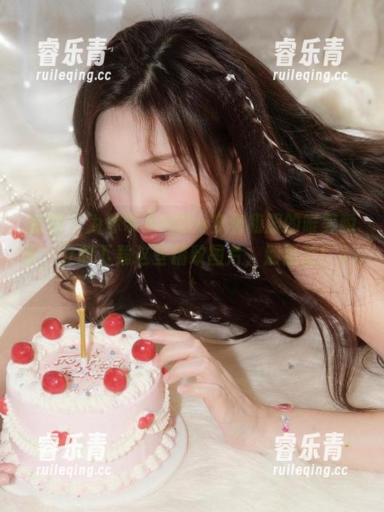 丽柜 - 为你带来xilly穿着和服的唯美瞬间，立即下载这些精致图片，别错过！.txt