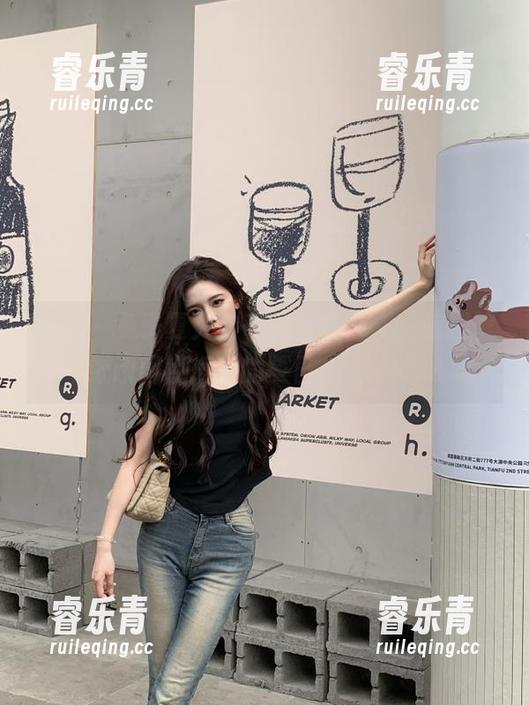 丽柜 - 兔子夏天的奇幻写真合集，萌趣壁纸瞬间点燃你的夏日心情！.txt