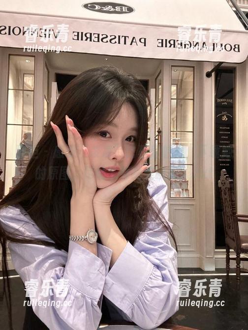丽柜 - 感受“凌凌”比基尼魅力，下载她的原图，尽情享受绝美瞬间！.txt