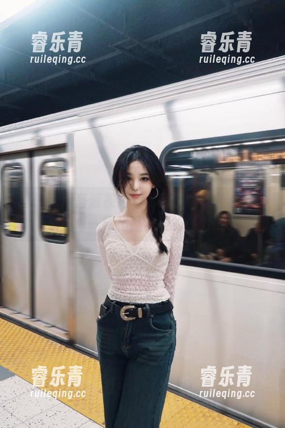 丽柜 - 用高清视角观赏晴晴的写真合集，感受每一幅精品典藏的魅力.txt