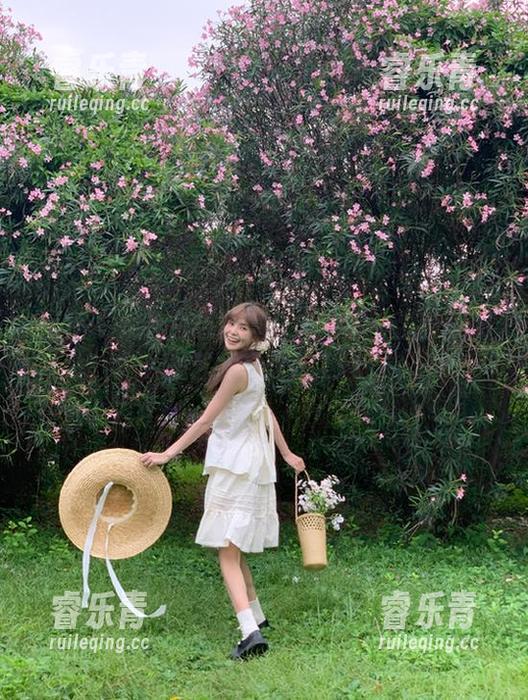 丽柜-琳达 丽柜 - 琳达白色写真合集:每一张原图都是艺术之作!.txt