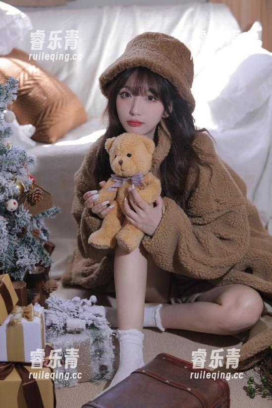 丽柜-甜甜 丽柜 - 甜甜妹妹的魅力写真图包:精选原图展现她的风采与创意,千万不要错过!.txt