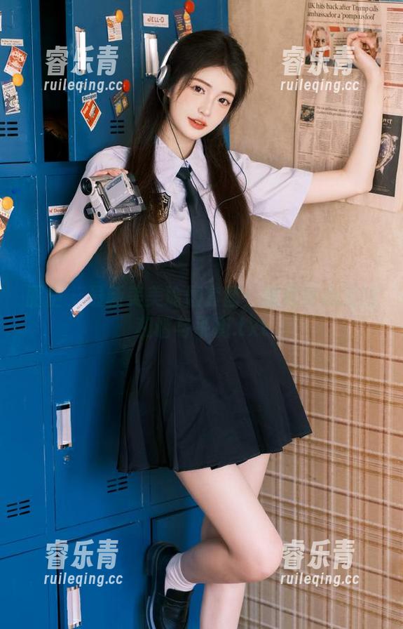 丽柜-美美 丽柜 - 最新美美瑜伽套图:感受身心灵的和谐与平衡.txt