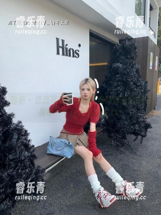 丽柜-蕊蕊 丽柜 - 蕊蕊写真集分享:在芳郊丽影中捕捉每一个动人的瞬间.txt