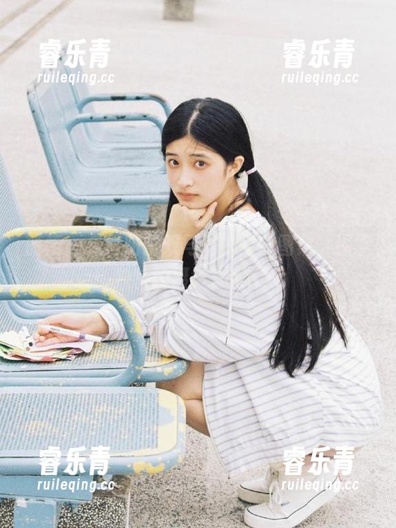 丽柜 - 走进阳阳双马尾的最新图集，探索独特的摄影艺术.txt