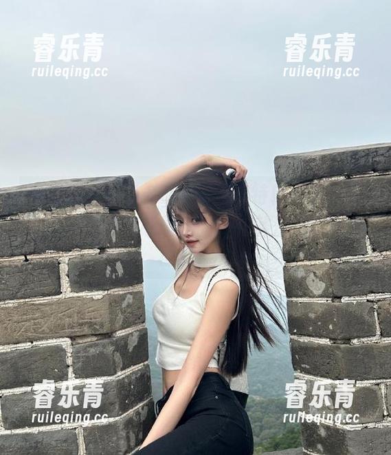 免费欣赏余多多Dudu圣诞特辑写真，或许这就是你灵感匮乏的终极解决方案的作品！.txt
