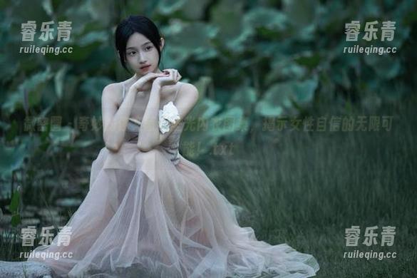 微密圈 - 奇妙的你文茜无圣光内衣图集，揭示女性自信的无限可能！.txt