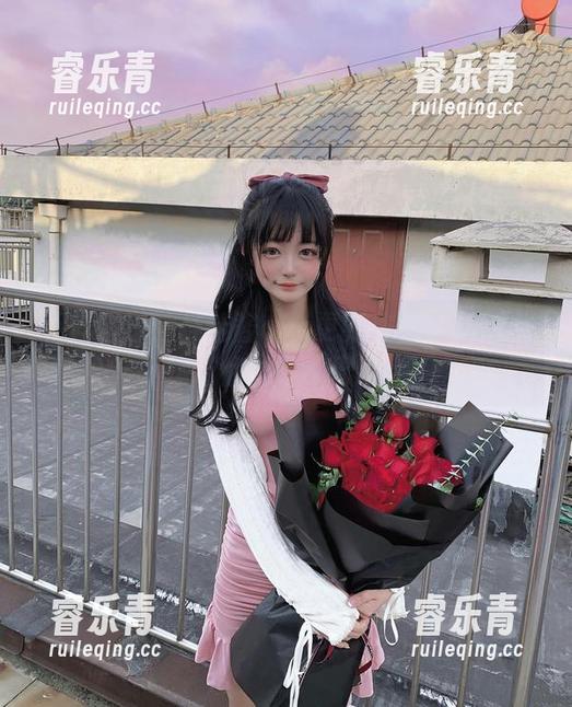 不容错过的佳佳酱ovo更新作品：透明女仆让你心动不已.txt