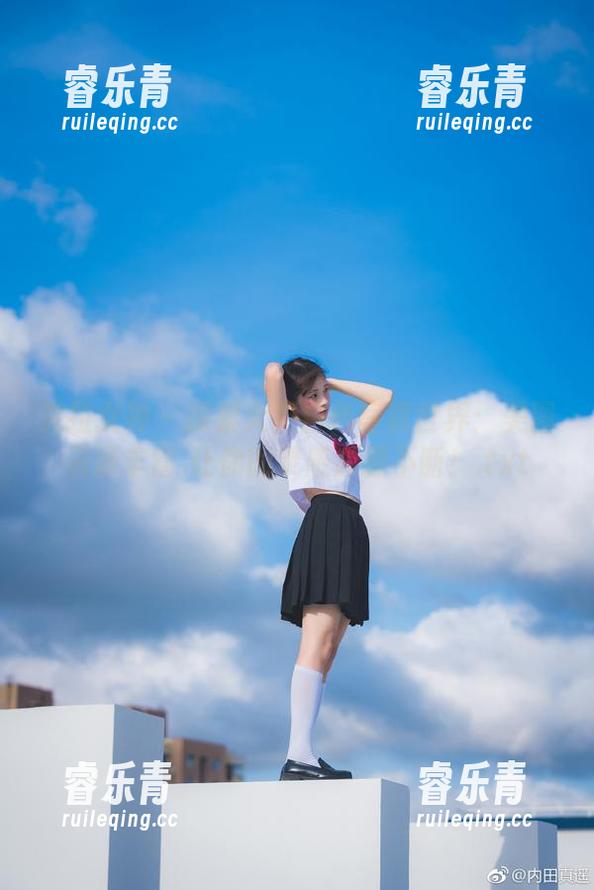 克拉女神 - 探索大阳白色写真世界：美图资源丰富,让你的灵感源源不断！.txt