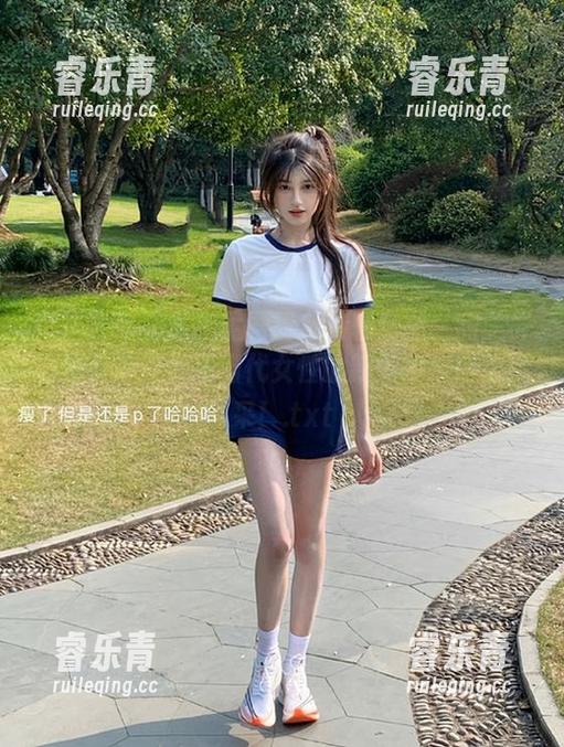 克拉女神-孟君 克拉女神 - 最新孟君粉色特辑套图:甜美与力量并存,展现当代女性的新气象与自信风采!.txt