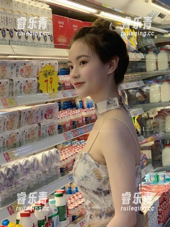 克拉女神 - 浴室的诗意：宋智珍写真集分享，感悟每一刻的宁静.txt