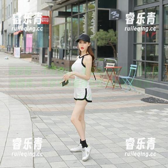 微密圈 - 不容错过！兔宝妮to的内衣写真最新图库，带你领略时尚与艺术的完美结合！.txt