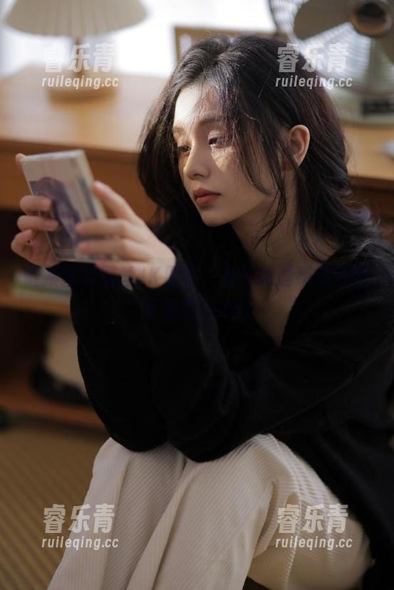 最新爱宕黑丝JK原图，兔玩映画带你领略青春魅力.txt