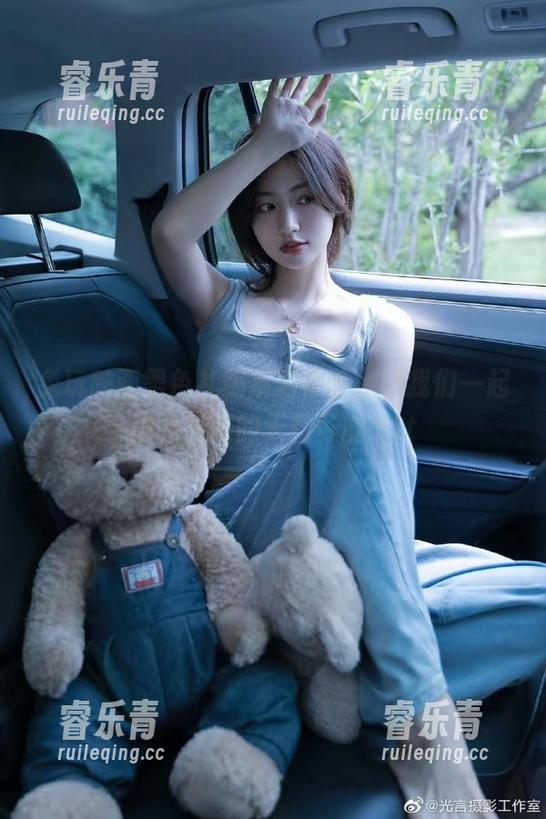 兔玩映画 兔玩映画黑色礼服系列作品,让我们一起观看时尚的无限可能.txt