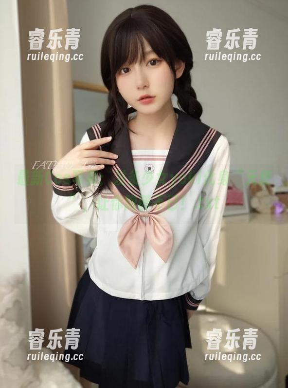 最新Cos写真：发条少女yoki化身“天使”，让你陶醉不已！.txt