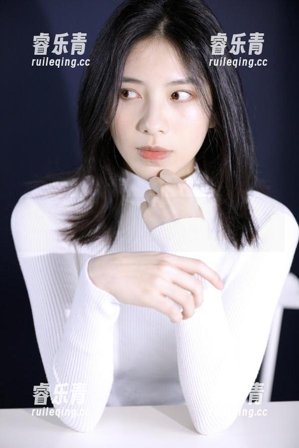 微密圈 - 神秘博主周妍希的写真合集：极品身材令人惊艳不已.txt