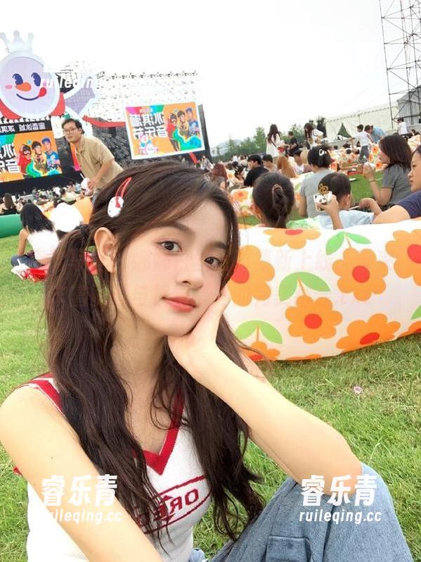 唐韵写真 - 娜娜白丝写真集新上线，带来丰富资源与视觉盛宴的完美结合.txt