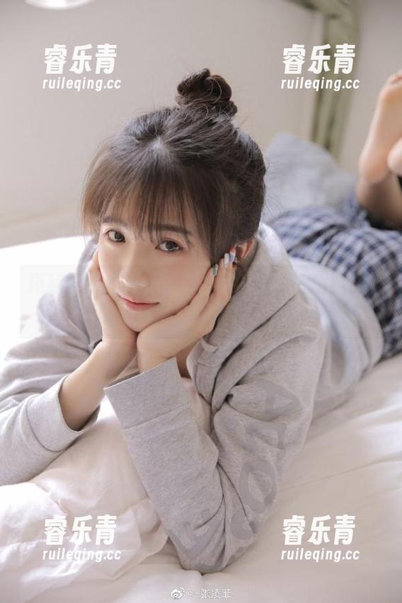 探秘喵糖映画：八重樱兔女郎写真图集的可爱与魅惑双重奏！.txt