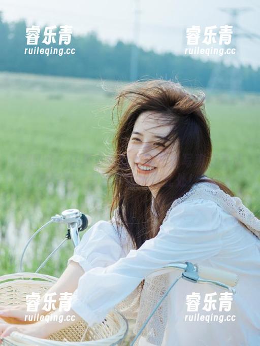 嗲囡囡 - 让夏小秋秋秋的灰丝写真点亮你的屏幕，高清下载尽在此处！.txt